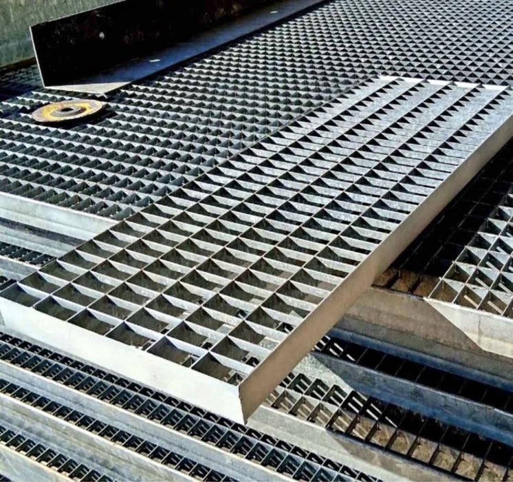 Vand trepte/gretare zincate l cel mai bun pret livram in toata tara