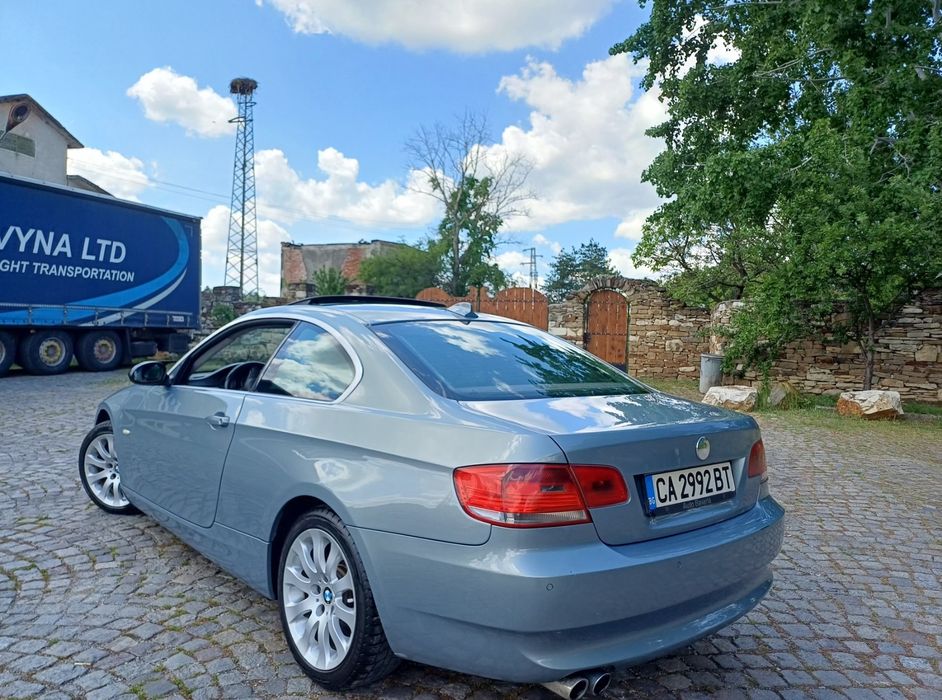 Продавам автомобил BMW E92 330D
