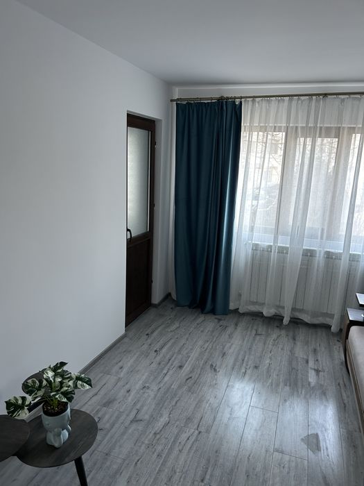 Vand Apartament 2 Camere Decomand