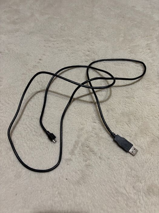Продавам PS4 slim