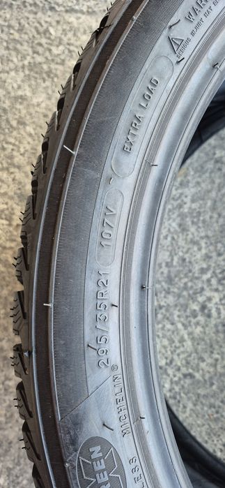 4 anvelope iarna Michelin,fata 265/40/21,spate 295/35/21.Pret/bucata
