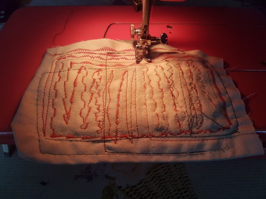 Mașina de cusut Ideal