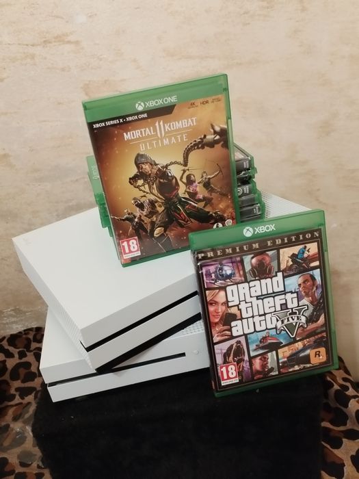 Vând :Xbox one S 1tb  și  jocuri