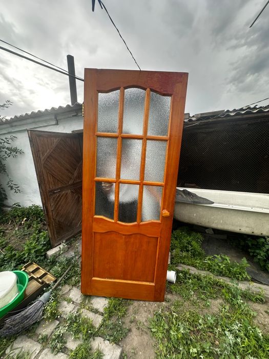 Продам деревянные двери