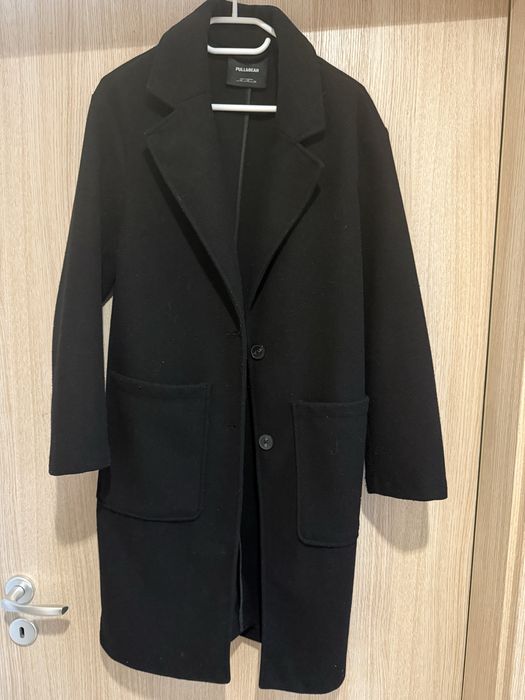 черно палто pull&bear