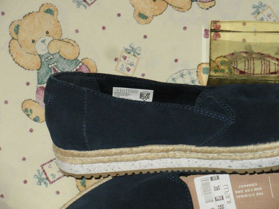 TOMS оригинални нови дамски 38