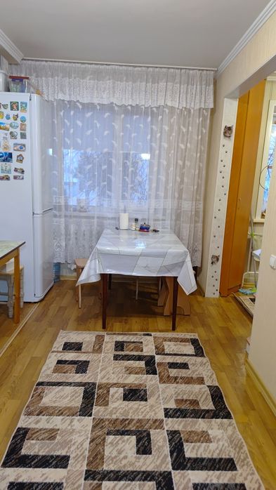 Продам 4-комнатную  квартиру