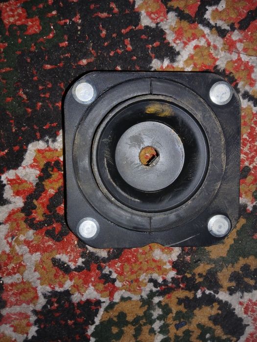 Запчасти на Мазда кронос