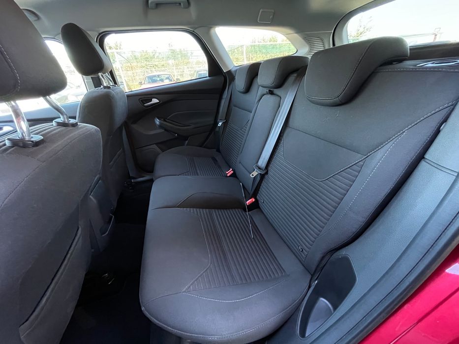 Ford Focus Titanium 11/2015, 1.5 TDCi 120cp Euro6, Lane Assist, Bi-Xenon, Scaune incalzite, Volan incalzit, Navigatie, Pilot automat