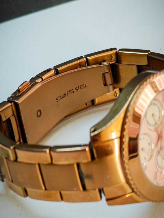 Луксозен часовник VERSACE 68С - Хронограф, позлата, сапфири, 40 мм