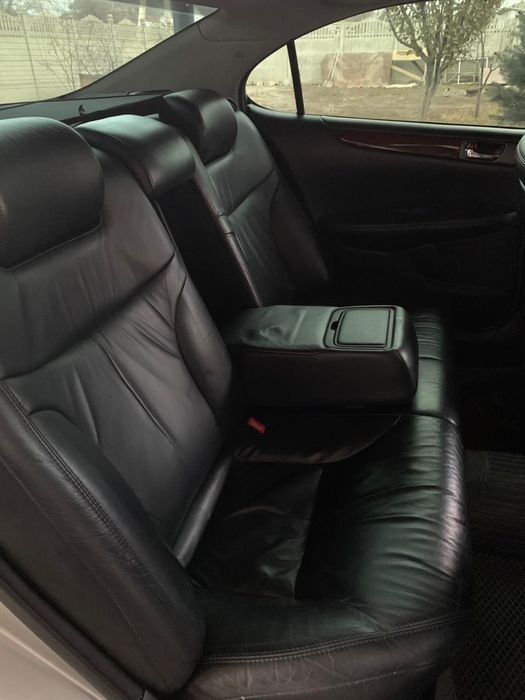 Автомашины Lexus es 330