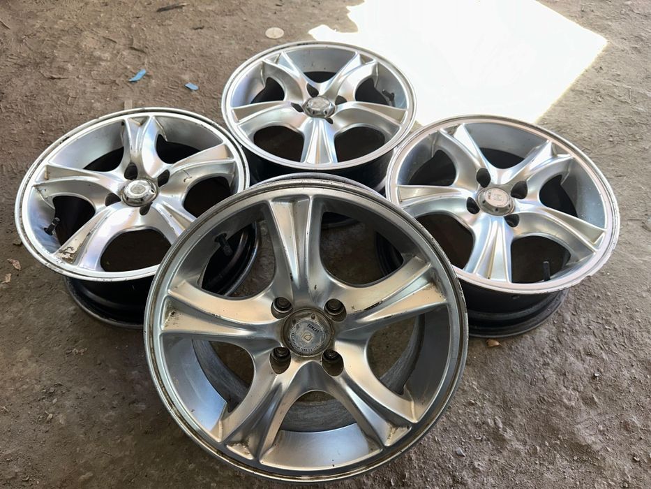 R15 PCD 4 *100 Комплект легкосплавных дисков