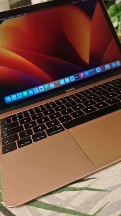 Macbook 12 Retina ROSE GOLD M3 8GB RAM SSD 256GB