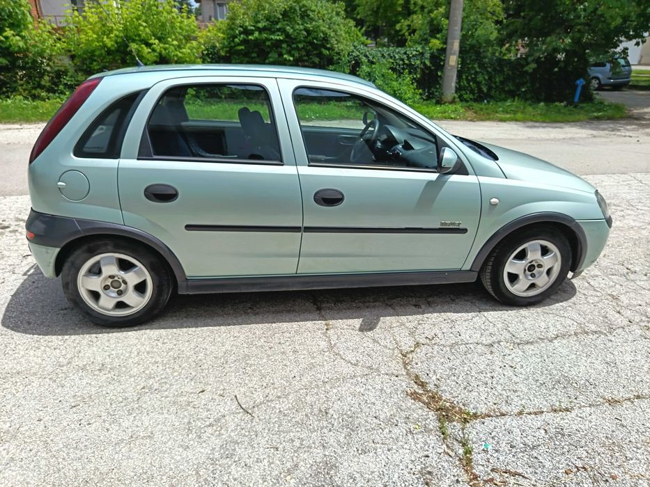 Продава се Opel Corsa 1.2, газ/бензин, 75 к.с.