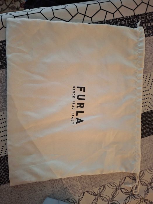 Furla чанта бледо синя, кожа