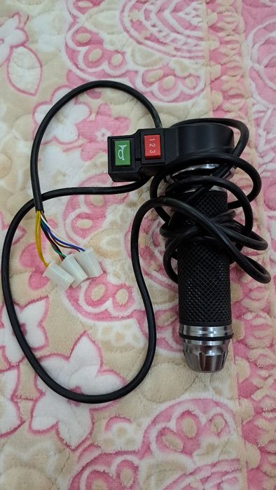 Мотозапчасти ( ручки, зеркала)