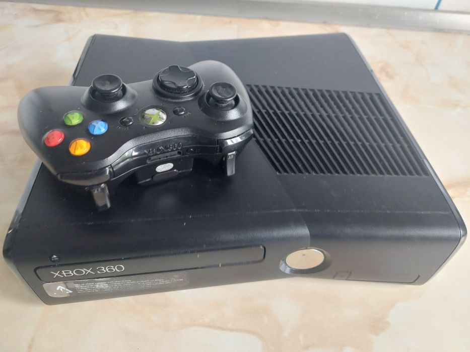 [Xbox360] Vând Xbox 360 S în stare f bună, fără probleme [MODABIL] //poze reale