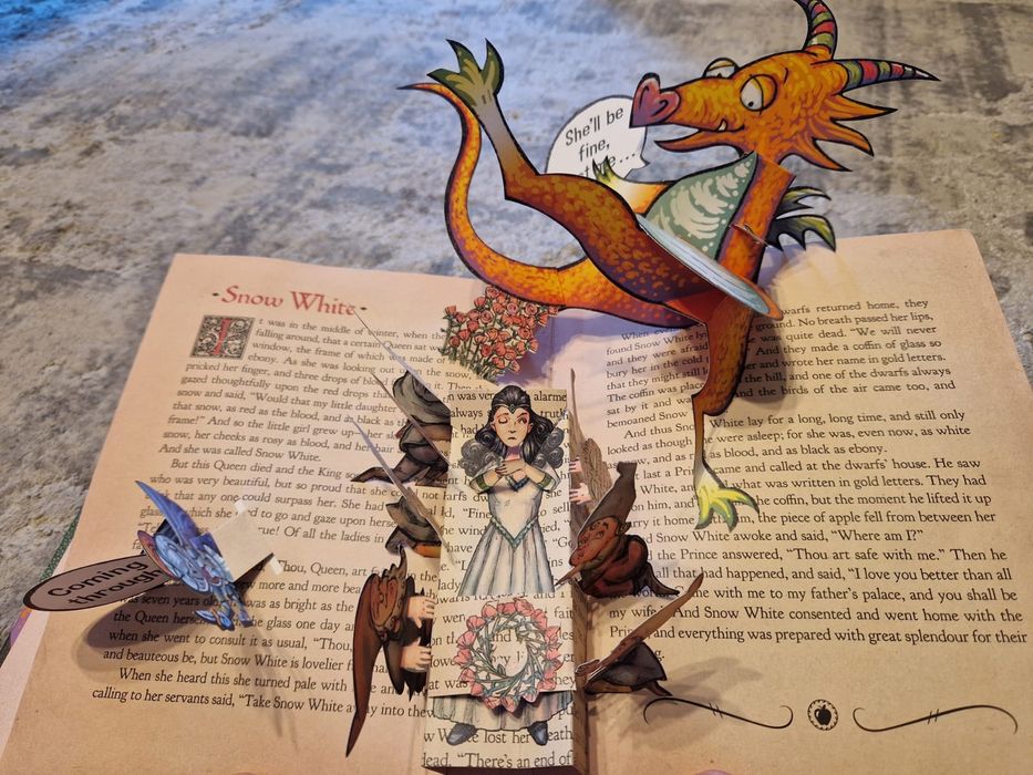 Carte popup engleza Dragon and Knight