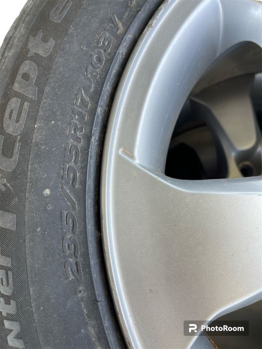 Jante aliaj BMW R17 cu anvelope de iarna 235 55 R17