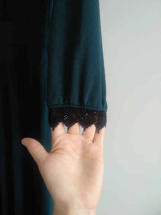 Платье зелёное с черными элементами