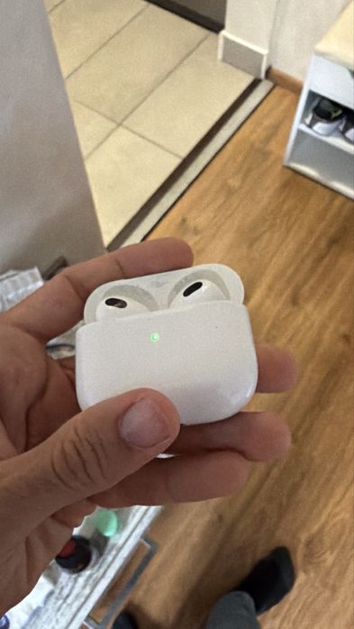 Airpods generatia a 3-a
