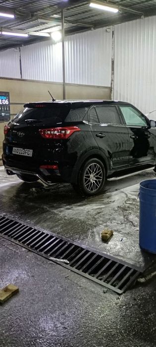 Hyundai creta sotiladi srochna