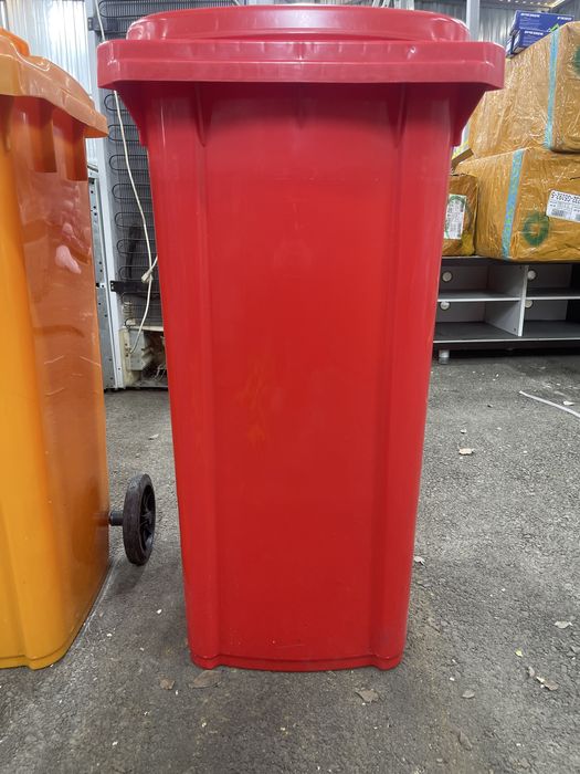 Мусорные контейнеры