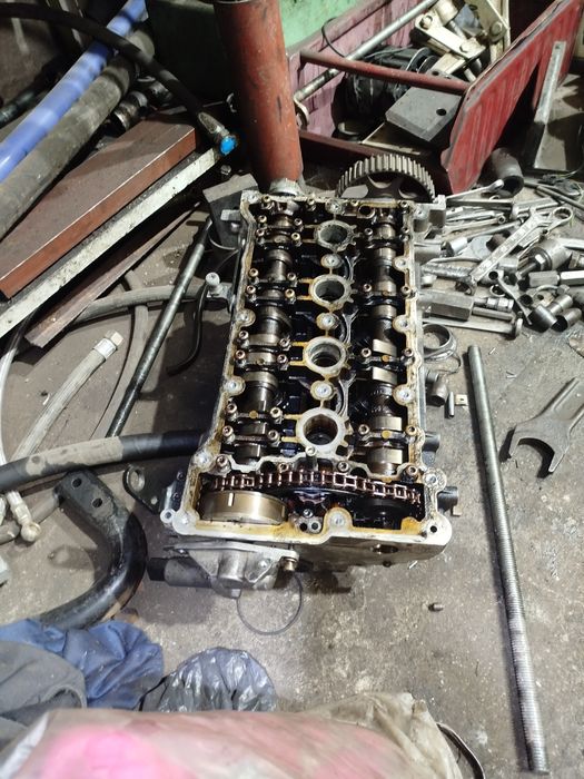 Глава АУДИ А4 продавам