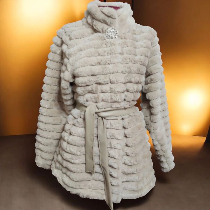 Короткое шуба новая