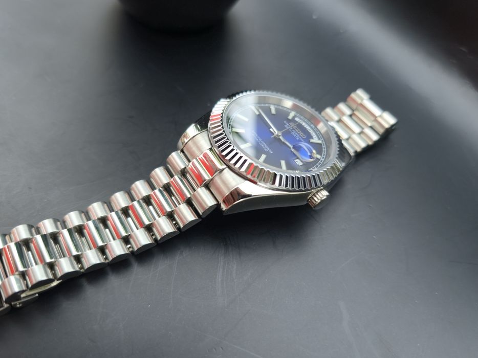 Vând Seiko "Day-Date" Mod – Blue Sunburst Dial – President Bracelet –