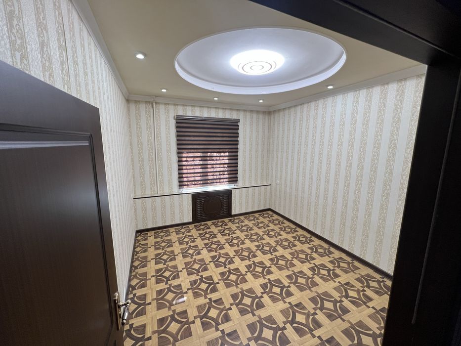 Юнусабад 19  Своя Продам или сдам 3/1/5   нежилое вдоль дороги