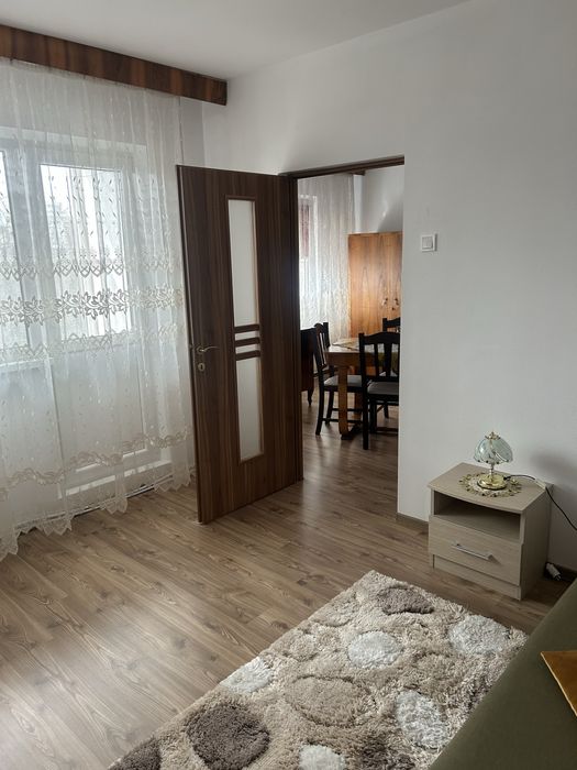 PROPRIETAR vand apartament 2 camere semidecomandat, ultracentral,BACAU