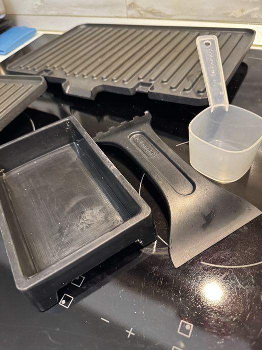 Мультигриль DeLonghi CGH1030D  гриль - вафельница 2 в 1