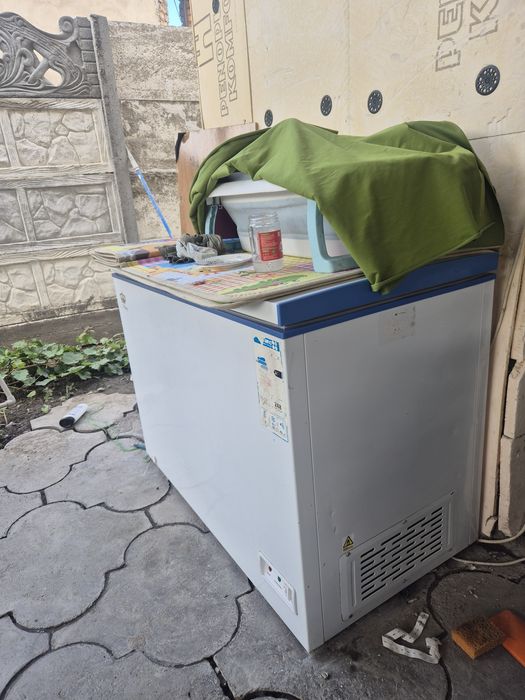 Продам морозильник