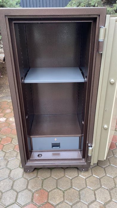 Большой сейф 128 см Aiko