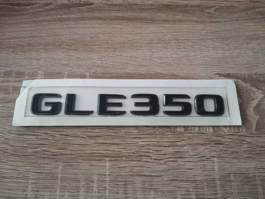 черен надпис Mercedes Benz GLE 350