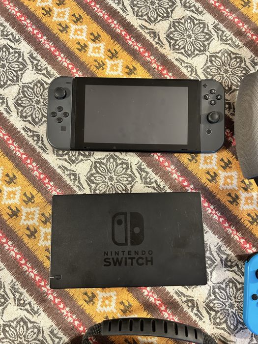 Nintendo Switch cu jocuri si accesorii