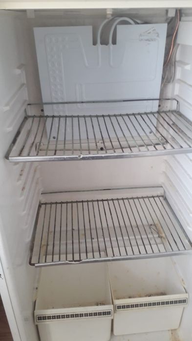 Холодильник старого типа