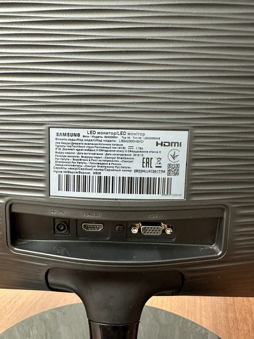 Монитор Samsung S24D300H