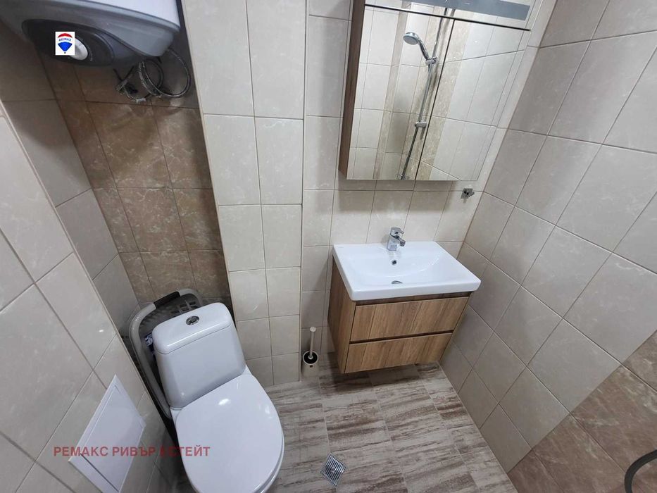 Продава се Двустаен апартамент в Русе, Център - 67 кв.м за 2384 €/кв.м - Снимка #7