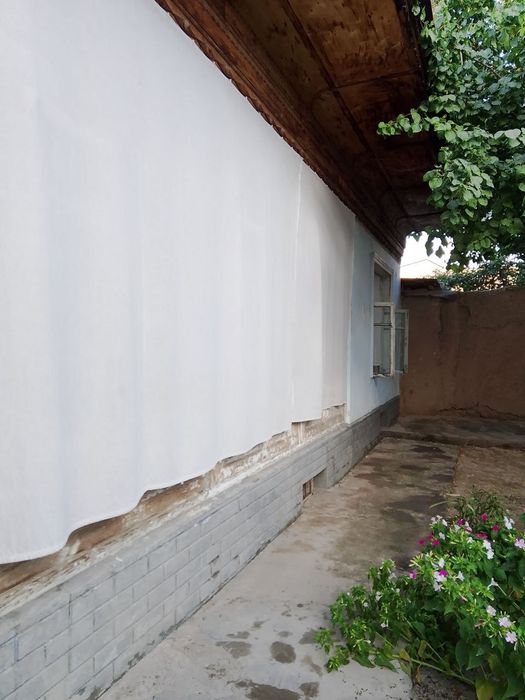 Xovli sotiladi 3 sotix 5 Xona