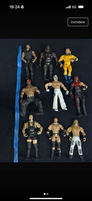 Figurine wrestling