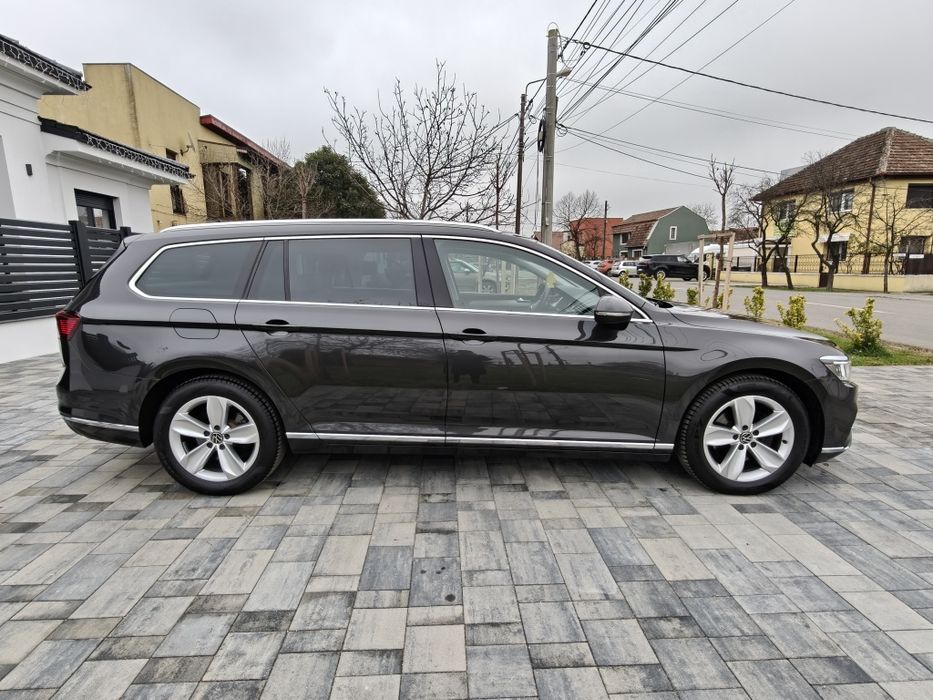 Volkswagen Passat / Automat / High-Line / 2023 / Euro 6 / NAVI / Masaj