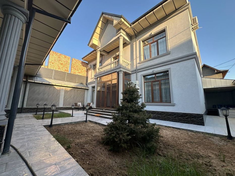 Продажа дома на 4 сотках 450 м2. Цена 270 000