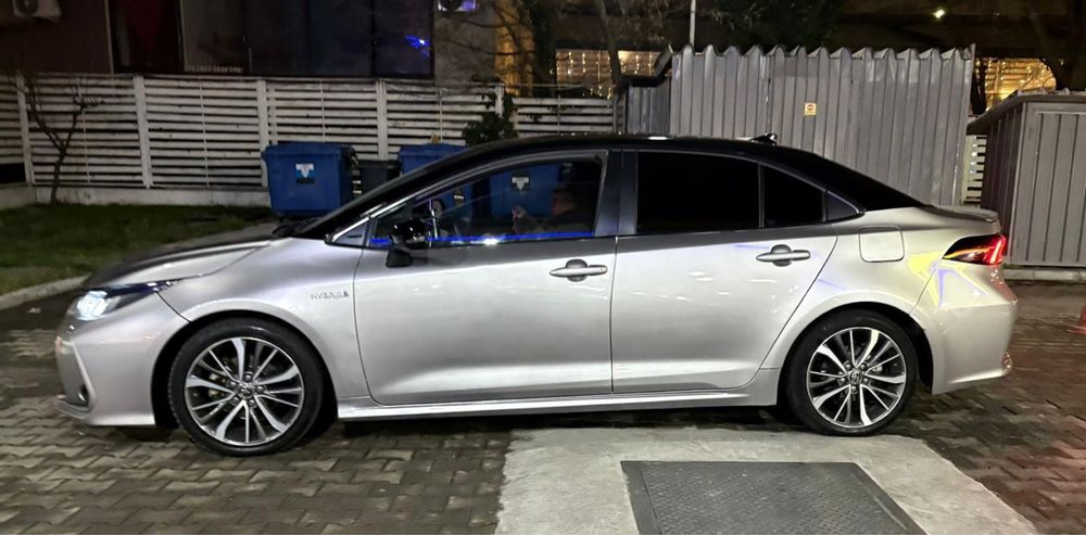 Inchiriez  toyota AURIS si Corolla 2022 , HYBRID! Uber/Bolt