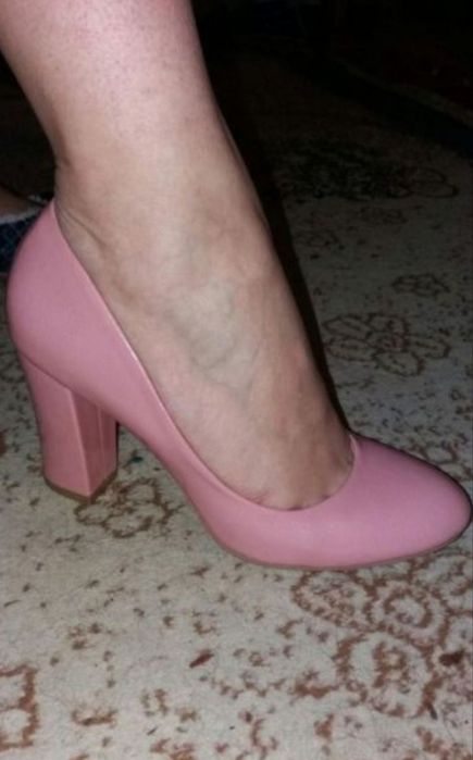 Продам туфли новые размер 39