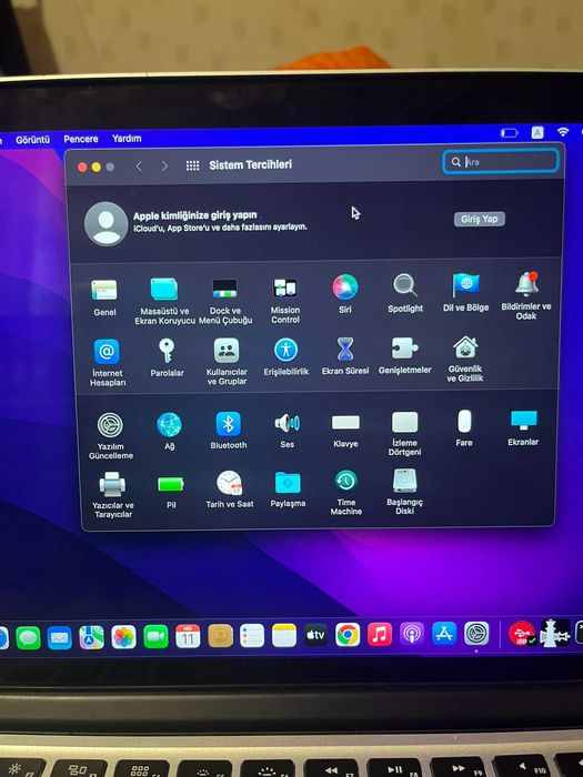 Продавам Macbook pro 2015 13