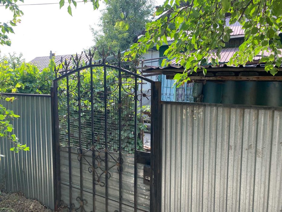 Продам кирпичный дом в САМОМ ЦЕНТРЕ Балпык Би