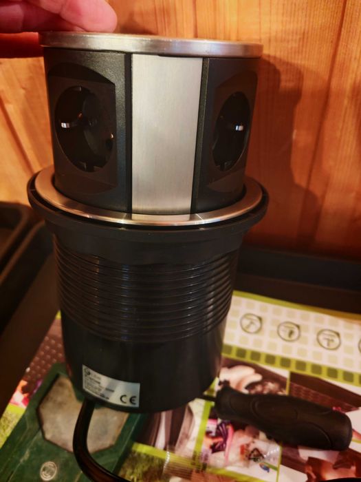 Vând priza blat made in Germania