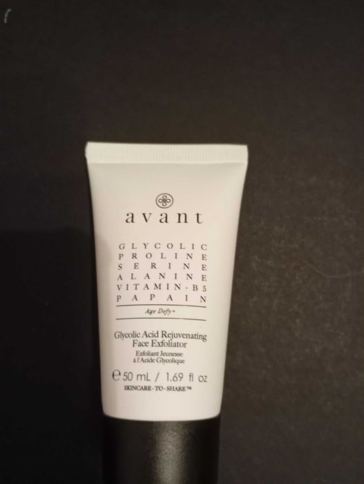 Exfoliant facial de intinerire cu acid glicolic